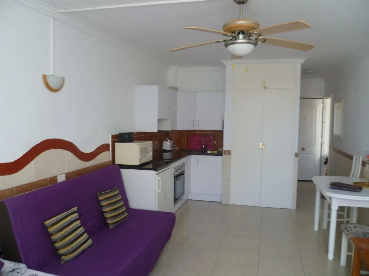 Elana Apartment With Free Wifi