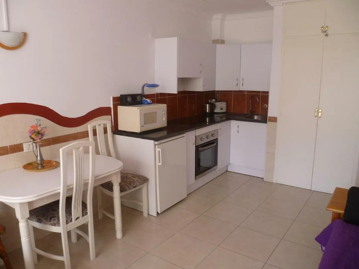 Elana Apartment With Free Wifi